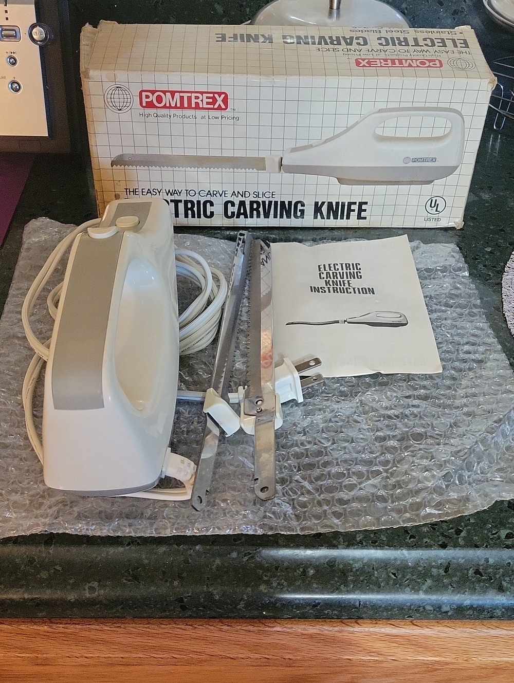 Vtg.PomtRex Electric Carving Knife - White .